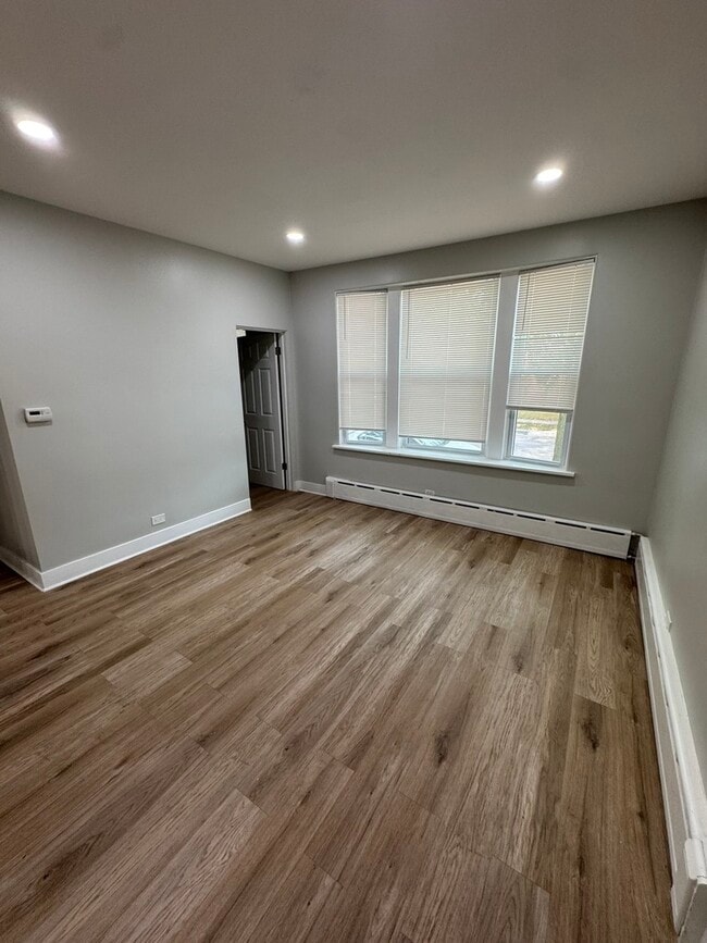 Foto del edificio - 4404 N Melvina Ave