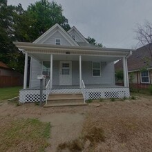 Building Photo - 1647 N St Francis Ave