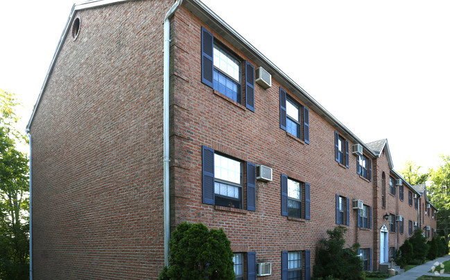 Building Photo - Miami Hills Apartments