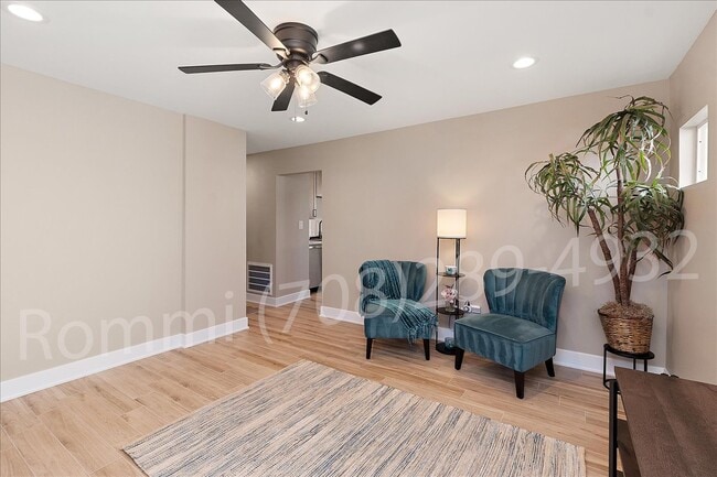 Building Photo - 7528 Catalpa Ave