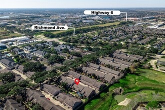 Building Photo - 13852 Hollowgreen Dr