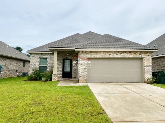 Building Photo - Beautiful 3 bedroom home centrally located...