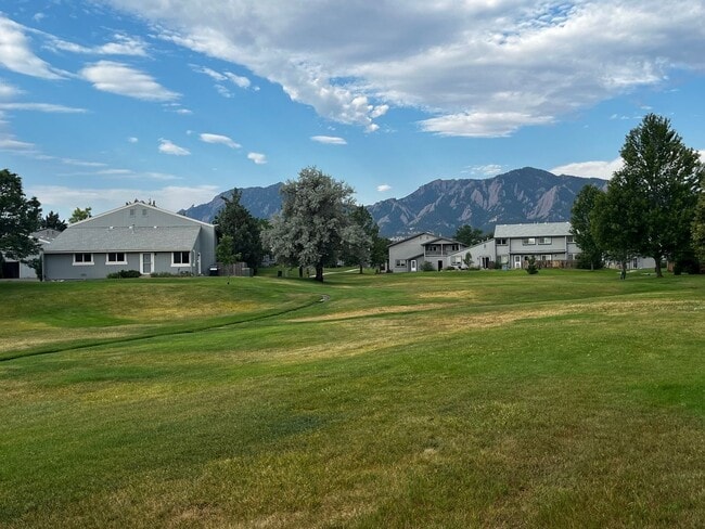 Building Photo - Beautifully Renovated 3bed / 2bath in PRIM...