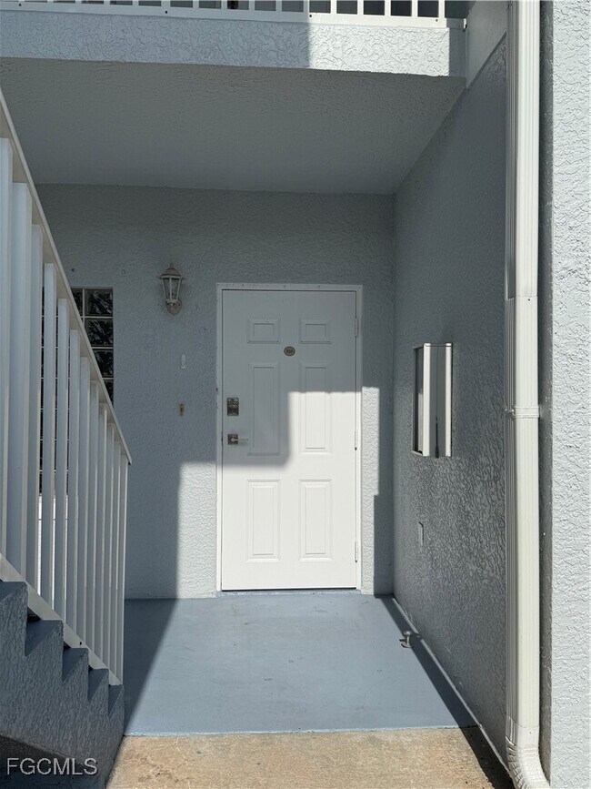 Foto del edificio - 8555 Bernwood Cove Loop