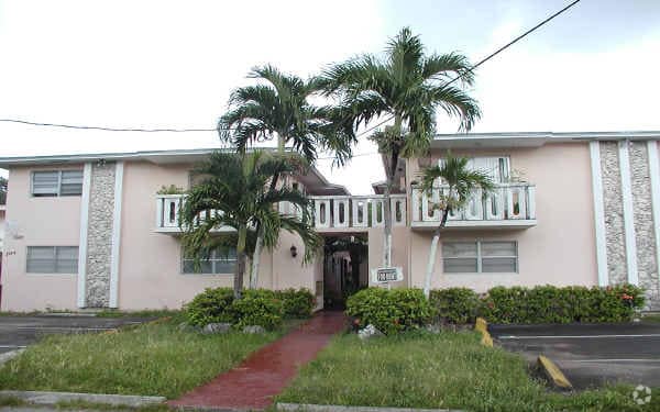 Primary Photo - 1555 NW 25th Ave