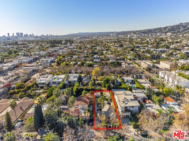 Building Photo - 737 N FULLER Ave