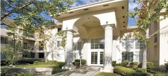 Building Photo - 435 S Anaheim Hills Rd