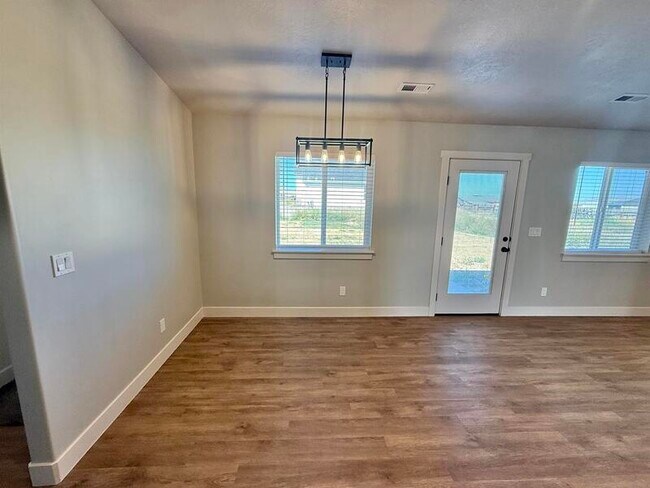 Foto del edificio - 884 W Factory St