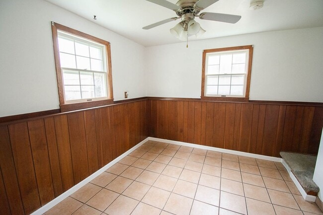 Building Photo - Spacious Multi Level Home In Austin With Garage And Sheds