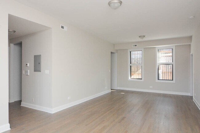 Foto del edificio - 3405 W Fullerton Ave