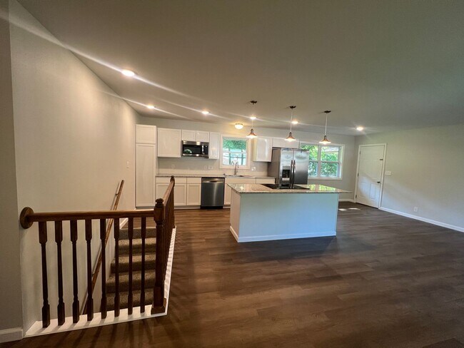 Foto del edificio - Beautiful Newly Remodeled Home in Waynesvi...