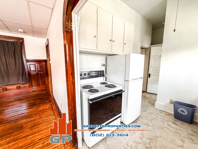 Building Photo - 10 Loomis St