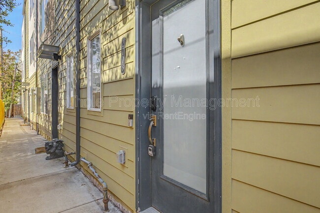 Building Photo - 2708 W 25th Ave