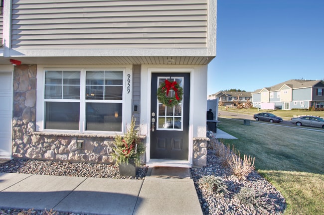 Building Photo - 9929 5th St Ln N