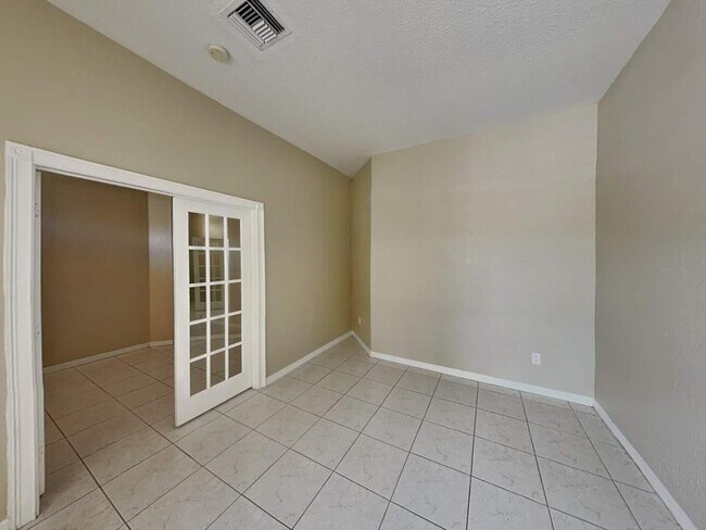 Building Photo - 1422 SW 158th Ave