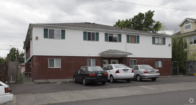 Building Photo - 2802 SE 67th Ave