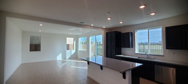 Building Photo - Move-in Special! Rocklin Meritage Durango ...