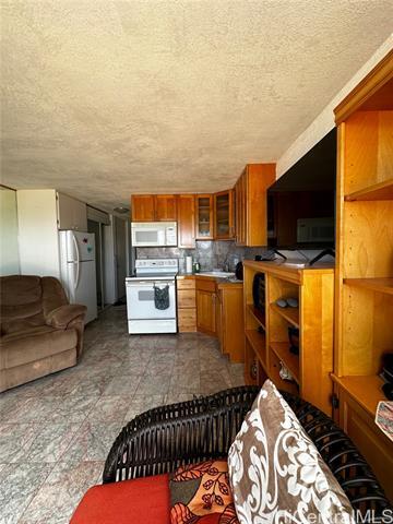 Building Photo - 85-175-175 Farrington Hwy