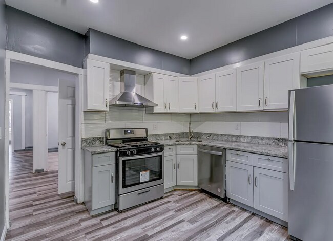 Kitchen - 25 Bartholdi Ave