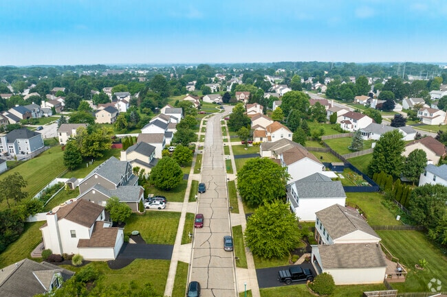 Reynoldsburg is a quiet picturesque neighborhood.