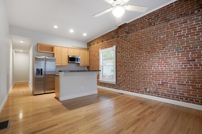 Building Photo - 2446 W 33rd Ave