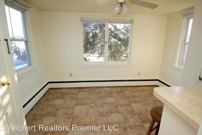 Building Photo - 1 br, 2 bath House - 209 N. Washington Street
