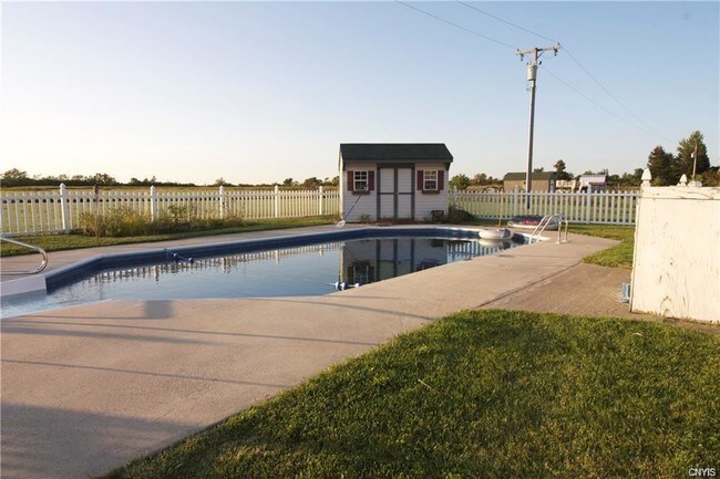 Building Photo - 26401 Perch Lake Rd