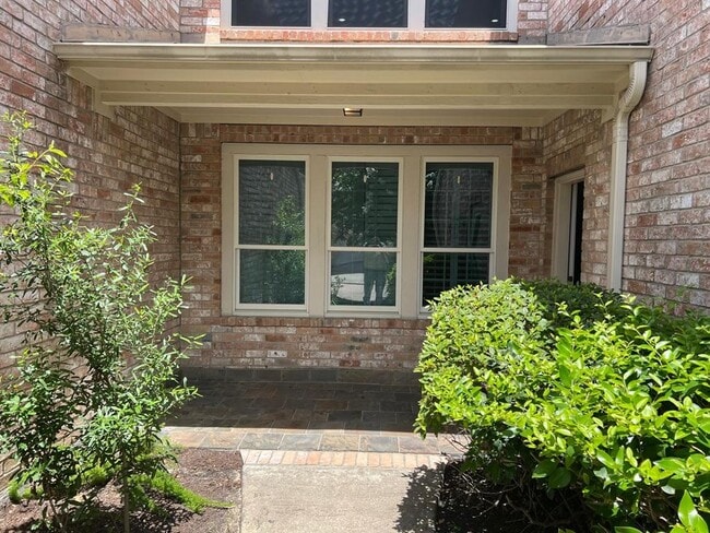 Building Photo - 1155 Enclave Square E