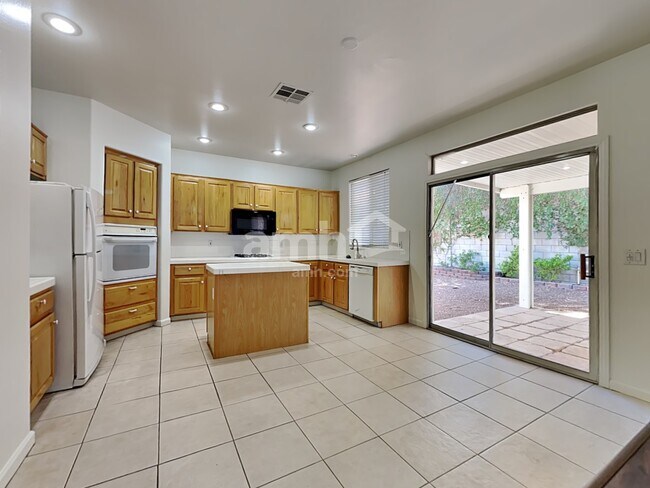 Foto del edificio - 541 Kavanagh Pl