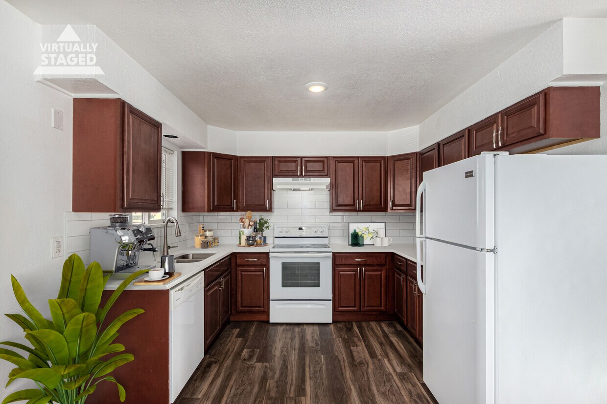 Foto principal - 2060 W Iliff Ave