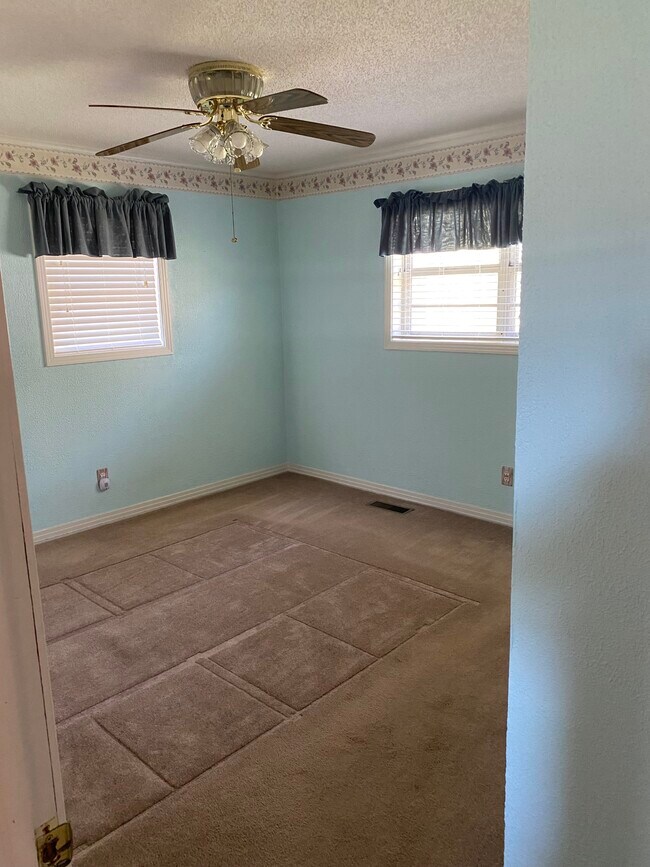 Building Photo - 137 Churchton Subdivision Rd