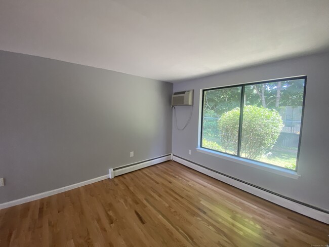 Building Photo - 845 Blackstone Vlg