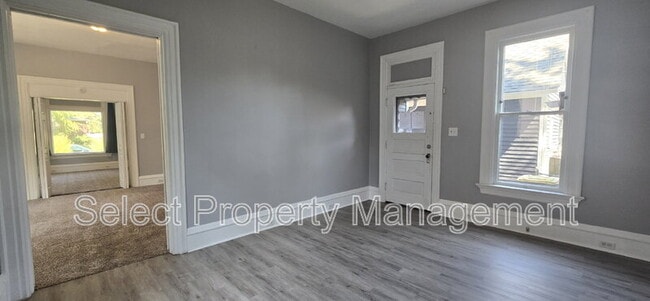 Building Photo - 223 W Woodland Ave