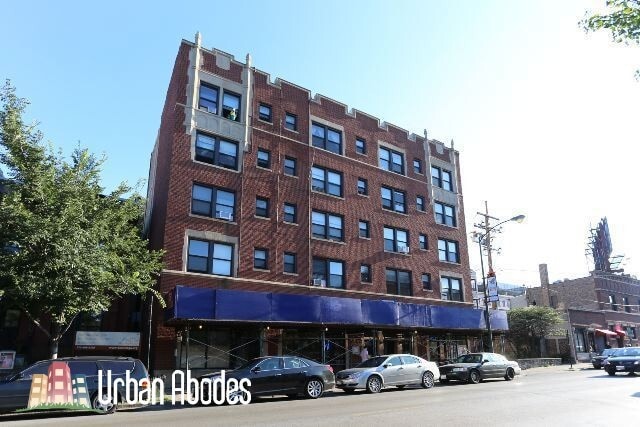 Building Photo - 744 W Belmont