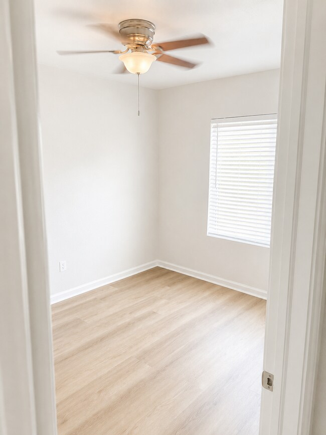 Foto del edificio - 396-396 Millar Ave