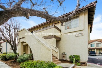 Building Photo - 23321 La Crescenta