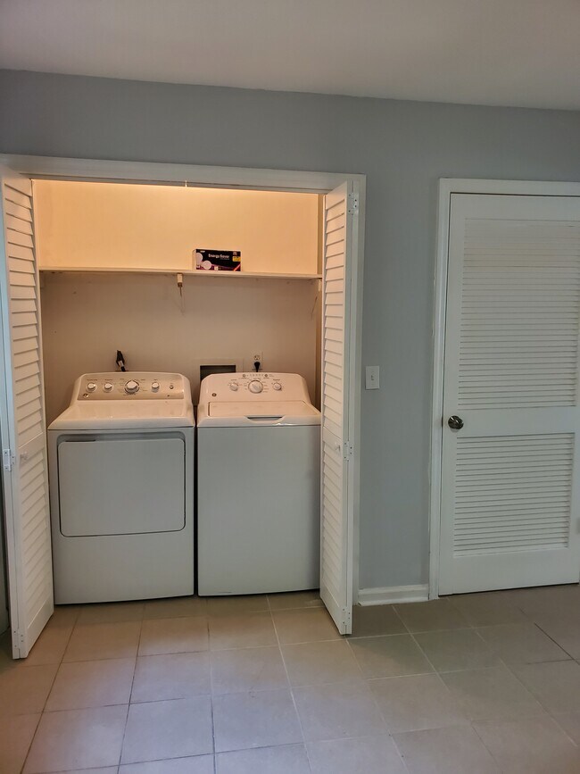 Washer Dryer - 129 Coventry Woods Dr