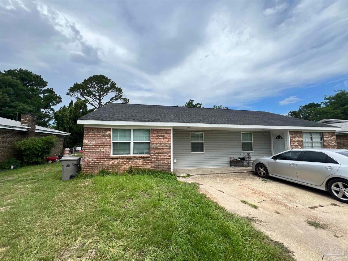Foto principal - 927 Bremen Ave