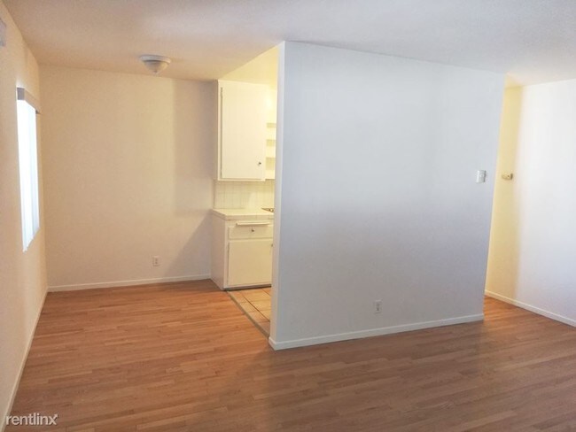 Foto del edificio - 323 Marine St