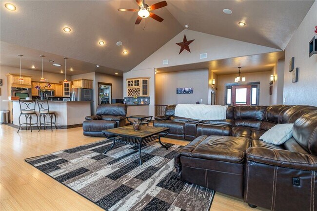 Building Photo - Home with 5 acres just outside of Great Fa...