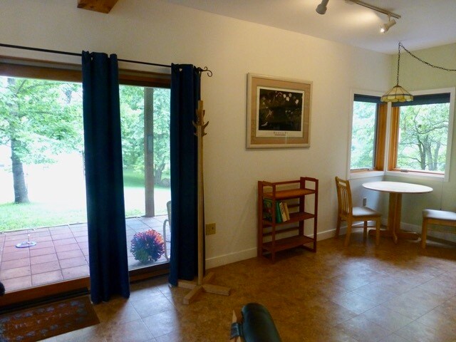 Building Photo - 3226 Lonesome Mountain Rd