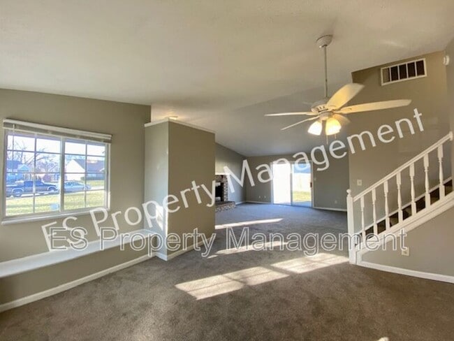 Building Photo - 10044 Lone Wolf Dr