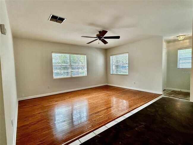 Building Photo - 502 Dunraven Dr