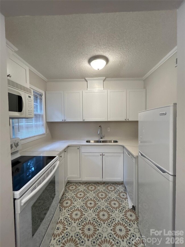 Building Photo - 926 Hollywood St