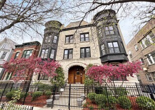 Building Photo - 814 W Roscoe St