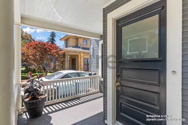 Foto del edificio - 216 Emerson St