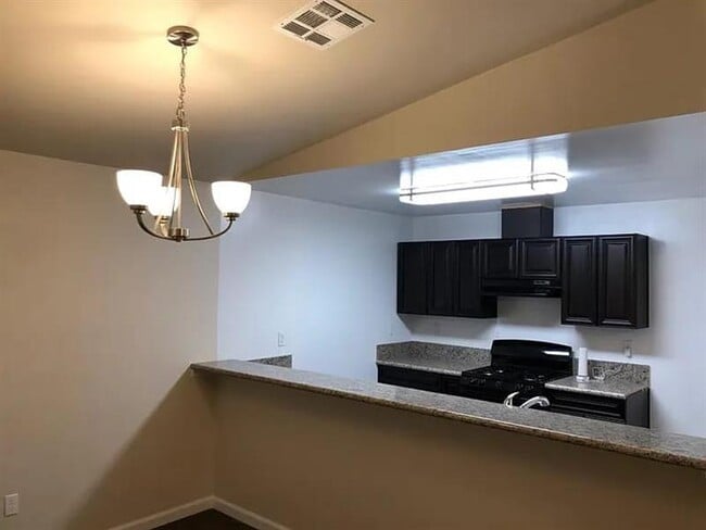 Building Photo - Isil Ave Comfort Place