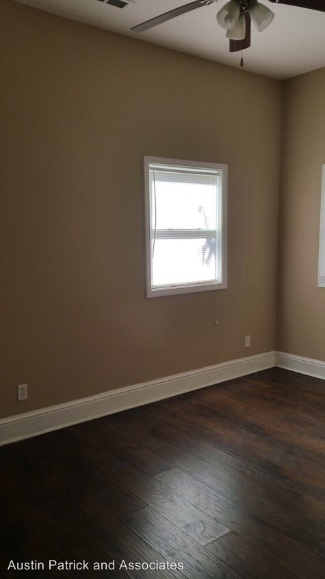 Primary Photo - 1567 Laurel Park Pl SW