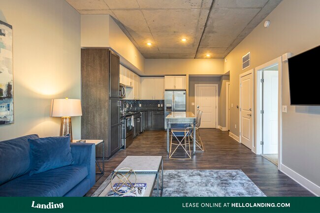 Building Photo - 905 20th Ave S