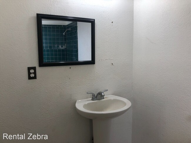 Building Photo - 2 br, 1 bath House - 1128 Farmdale Ave